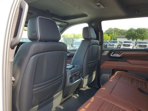 New 2026 GMC Sierra 3500 Denali Ultimate AWD/4WD image 11