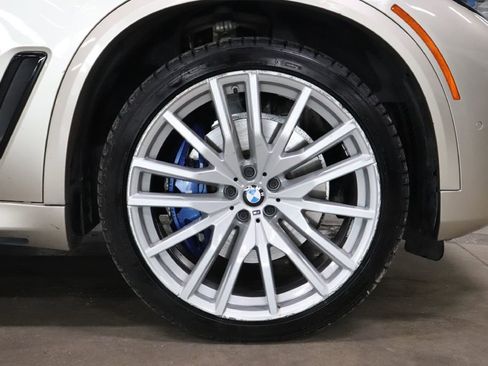 Used 2019 BMW X5 xDrive50i w/ M Sport Package image 32
