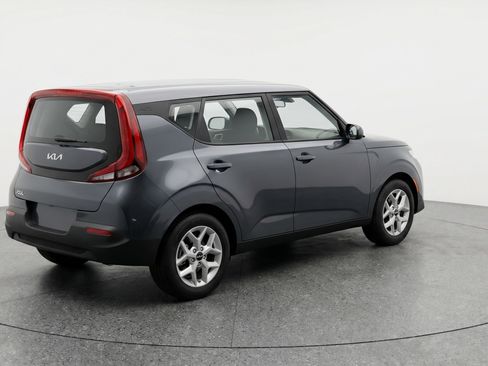 Used 2025 Kia Soul LX w/ LX Technology Package FWD image 9