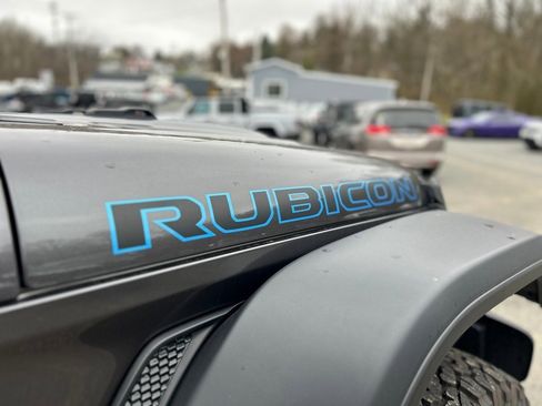 Used 2023 Jeep Wrangler Unlimited Rubicon 4xe image 9