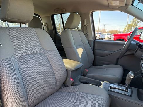 Used 2019 Nissan Frontier SV image 20