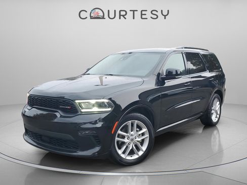 Used 2023 Dodge Durango GT image 1