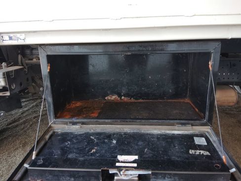 Used 2020 Isuzu NPR RWD image 18