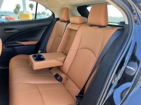 Used 2020 Lexus UX 250h w/ Premium Package AWD/4WD image 18