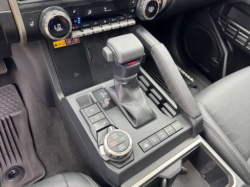 Used 2024 Toyota Tacoma TRD Off-Road w/ TRD Off Road Premium Package AWD/4WD image 30