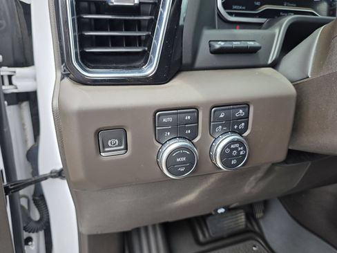 Used 2023 GMC Sierra 1500 Denali w/ Denali Reserve Package AWD/4WD image 24