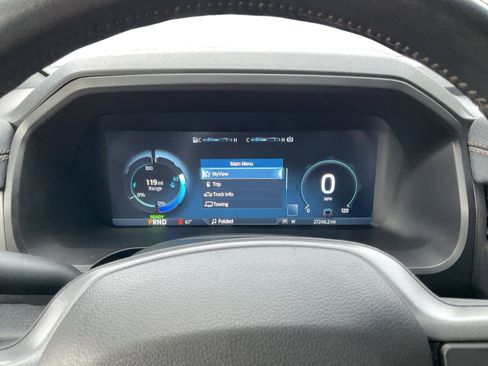 Used 2022 Ford F150 Lightning Lariat image 13