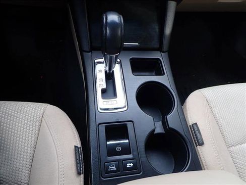 Used 2018 Subaru Outback 2.5i Premium image 21