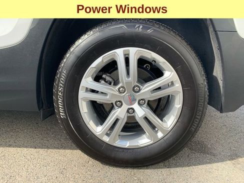 Used 2024 GMC Terrain SLE image 9