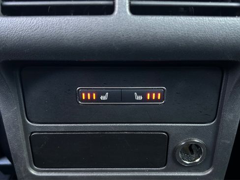 Used 2016 Jaguar XF R-Sport image 23