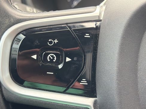 Used 2019 Volvo XC90 T6 Momentum AWD/4WD image 34