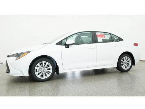 New 2026 Toyota Corolla LE FWD image 18