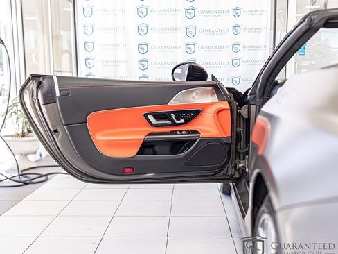 Used 2022 Mercedes-Benz SL 63 AMG 4MATIC w/ AMG Aerodynamic Package image 31