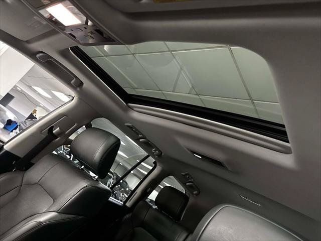 Used 2018 Lexus LX 570 4WD image 14