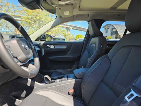 New 2026 Volvo XC40 B5 Core w/ Climate Package AWD/4WD image 20