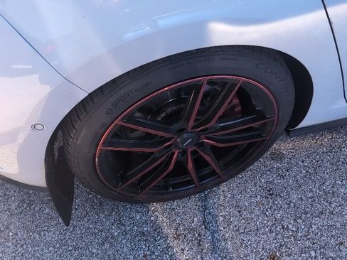 Used 2018 Volkswagen GTI Autobahn FWD image 5