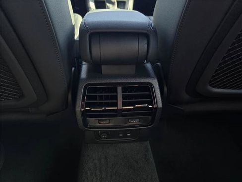 Used 2025 Audi Q3 2.0T Premium w/ Convenience Package AWD/4WD image 18
