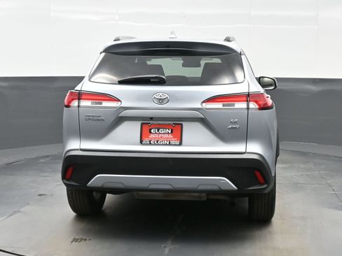 Used 2024 Toyota Corolla Cross LE image 5