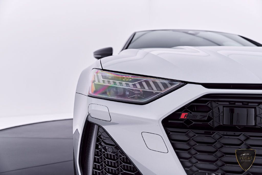 Used 2025 Audi RS 7 Performance AWD/4WD image 22