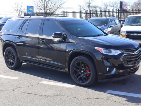 Used 2020 Chevrolet Traverse Premier w/ Redline Edition image 2