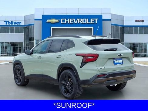 Used 2024 Chevrolet Trax ACTIV w/ Sunroof Package FWD image 4