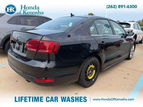 Used 2014 Volkswagen Jetta GLI Edition 30 FWD image 2