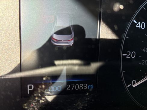 Used 2023 Toyota Corolla LE image 7