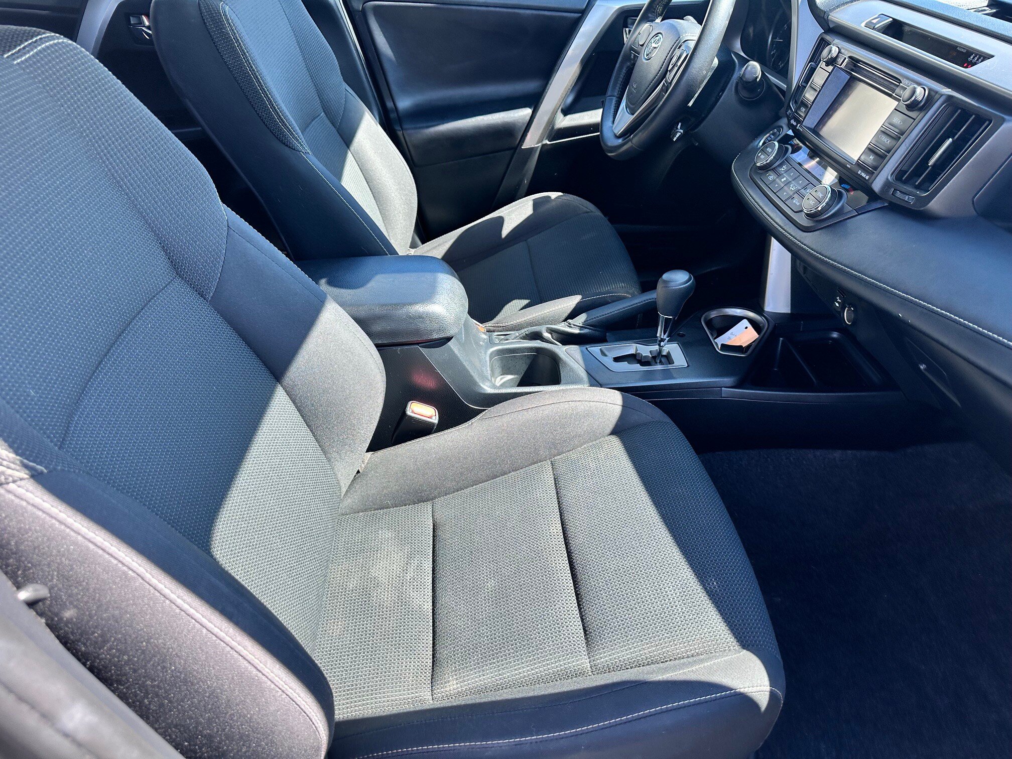 Used 2018 Toyota RAV4 XLE AWD/4WD image 9