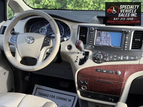Used 2013 Toyota Sienna XLE w/ Premium Pkg FWD image 33