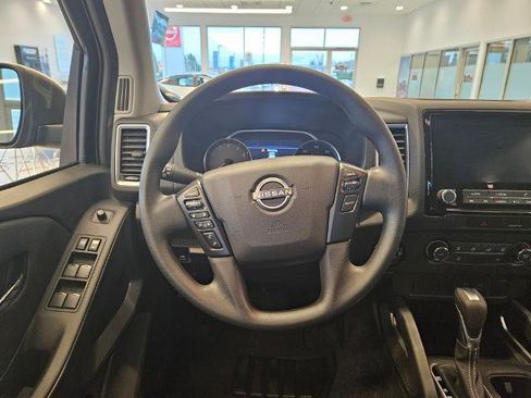 Certified 2022 Nissan Frontier SV image 18