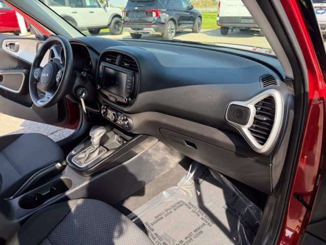 Used 2024 Kia Soul LX w/ Option Group 015 FWD image 33