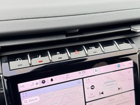 Used 2021 Jeep Grand Cherokee L Overland w/ Luxury Tech Group IV image 15