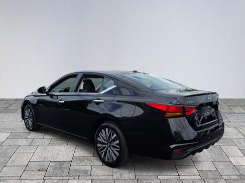 Used 2024 Nissan Altima 2.5 SV AWD/4WD image 5