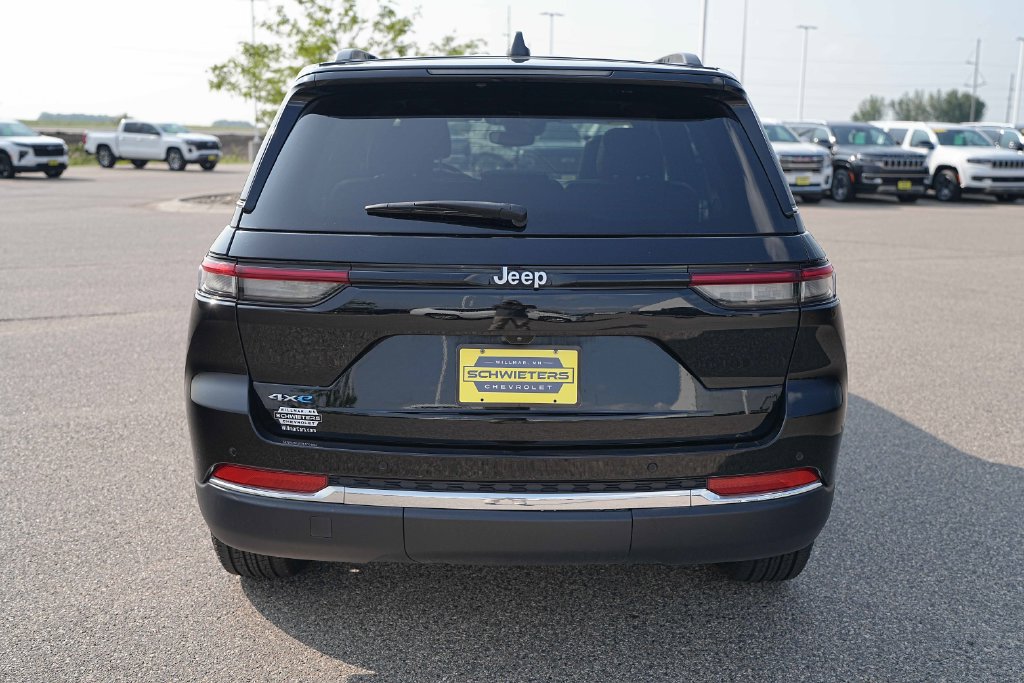 Used 2024 Jeep Grand Cherokee Limited 4xe AWD/4WD image 8