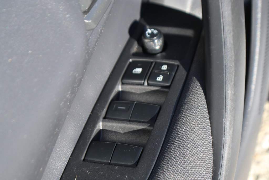 Used 2022 Toyota Corolla LE FWD image 15