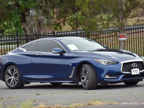 Used 2018 INFINITI Q60 3.0t Luxe w/ Sensory Package 3.0T Luxe AWD/4WD image 4
