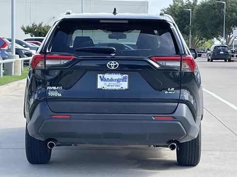Used 2025 Toyota RAV4 LE AWD/4WD image 5