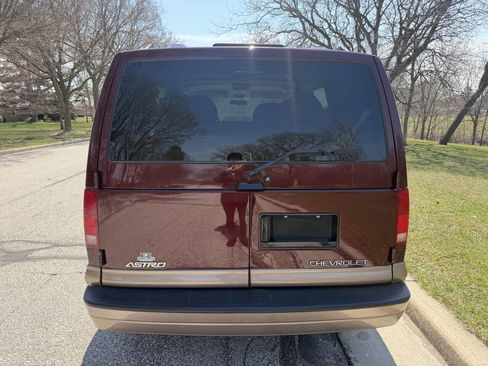 Used 2001 Chevrolet Astro Passenger AWD image 4