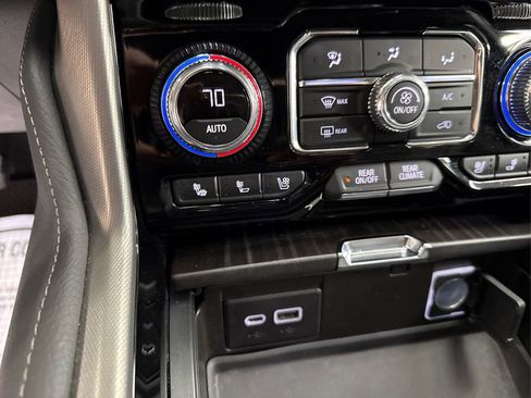 Used 2022 GMC Yukon Denali image 45