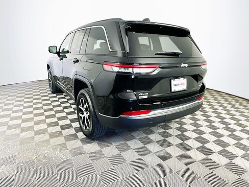 Certified 2025 Jeep Grand Cherokee Limited AWD/4WD image 8