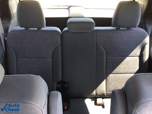 Used 2025 Chevrolet Traverse LT image 14