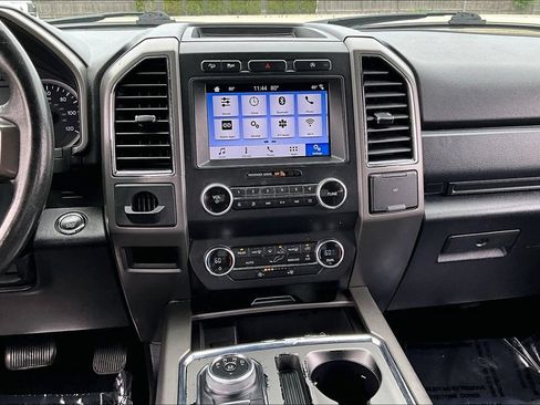 Used 2019 Ford Expedition XLT w/ Equipment Group 201A AWD/4WD image 19