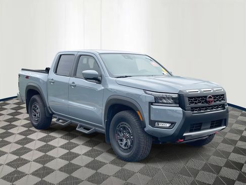 Used 2026 Nissan Frontier PRO-4X image 3