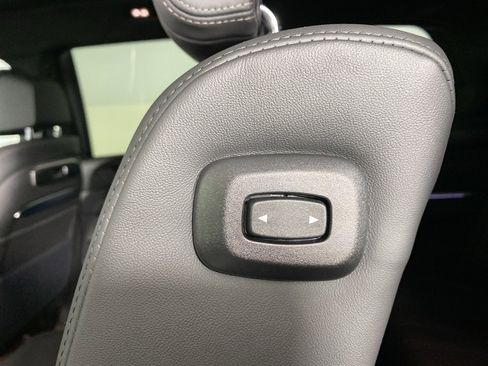 Certified 2025 BMW X7 M60i w/ Climate Comfort Package image 20