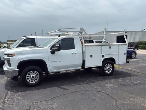 Used 2022 Chevrolet Silverado 2500 LT w/ Convenience Package AWD/4WD image 1