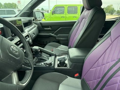 Used 2025 Toyota Tacoma TRD Off-Road w/ TRD Off Road Upgrade Package AWD/4WD image 4