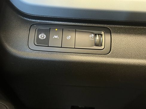 New 2027 Chevrolet Bolt LT w/ Comfort Package FWD image 27
