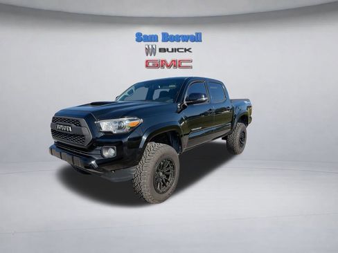 Used 2020 Toyota Tacoma TRD Sport w/ Technology Package image 4