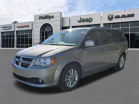 Used 2018 Dodge Grand Caravan SXT image 7