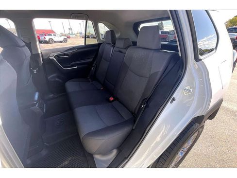 Used 2022 Toyota RAV4 XLE w/ XLE Grade Weather Package AWD/4WD image 27